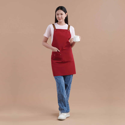AP06 apron worn by a model
